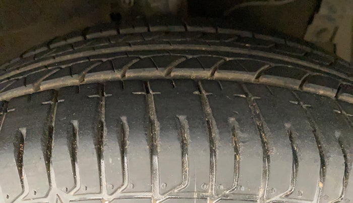 2013 Maruti Ertiga ZDI, Diesel, Manual, 80,267 km, Right Front Tyre Tread