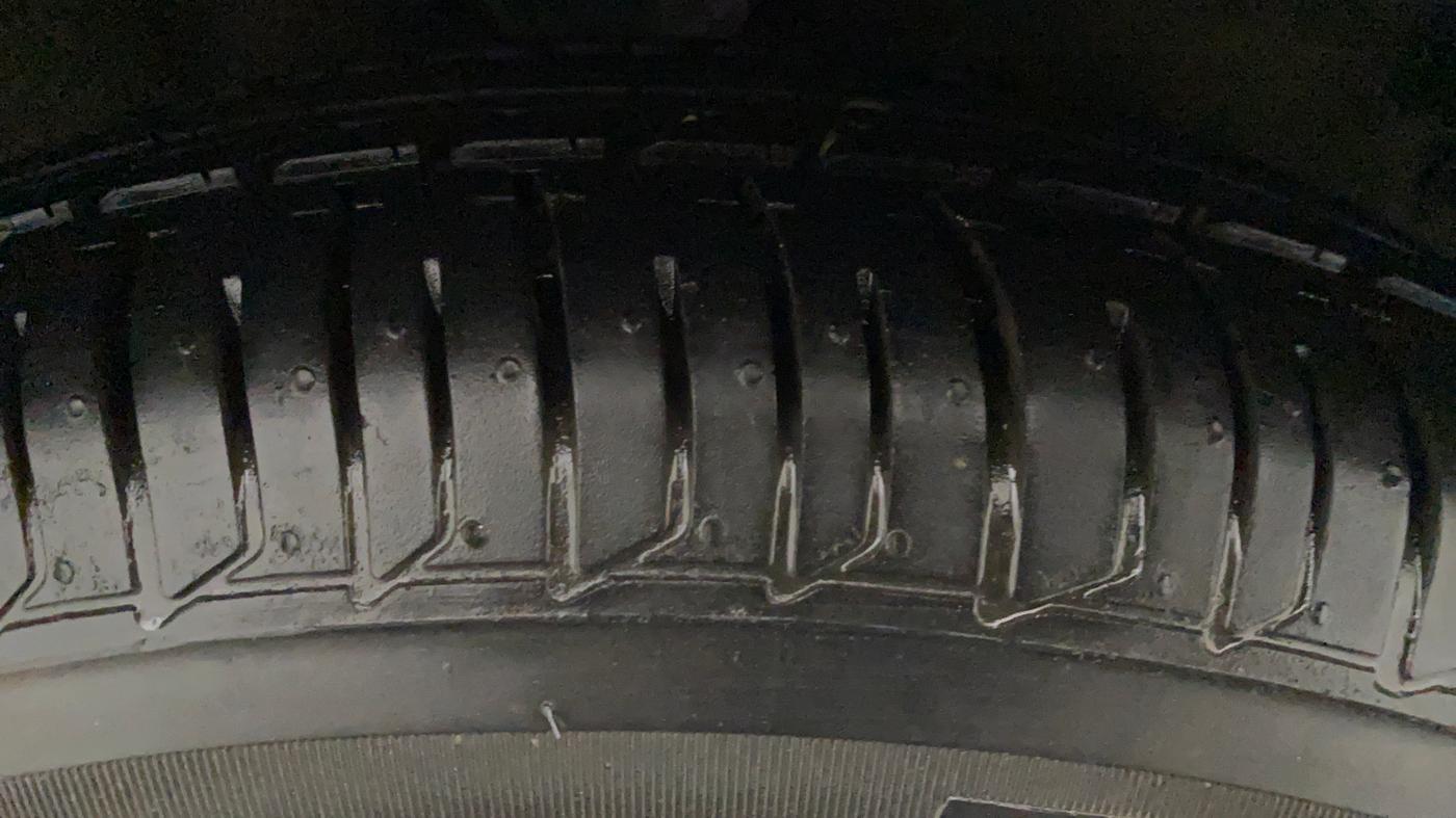 2010 Hyundai i10 MAGNA 1.2, Petrol, Manual, 40,461 km, Right Front Tyre Tread