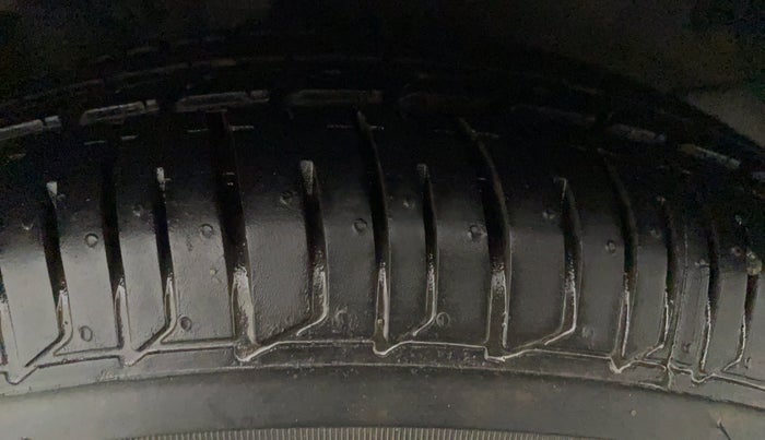 2010 Hyundai i10 MAGNA 1.2, Petrol, Manual, 40,461 km, Left Rear Tyre Tread