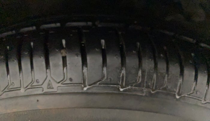 2010 Hyundai i10 MAGNA 1.2, Petrol, Manual, 40,461 km, Right Rear Tyre Tread