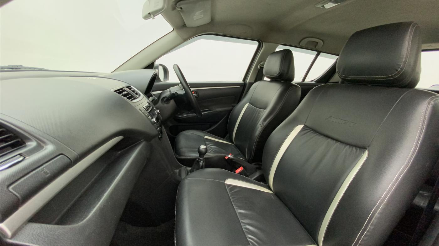2015 Maruti Swift VXI, Petrol, Manual, 1,03,386 km, Right Side Front Door Cabin