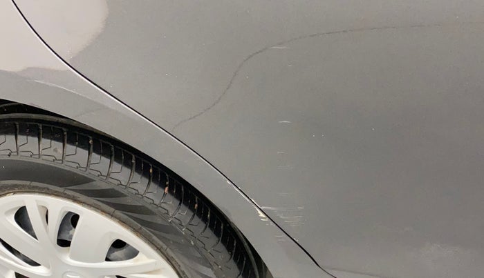 2015 Maruti Swift VXI, Petrol, Manual, 1,03,386 km, Right rear door - Minor scratches