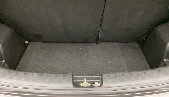 2015 Maruti Swift VXI, Petrol, Manual, 1,03,386 km, Boot Inside