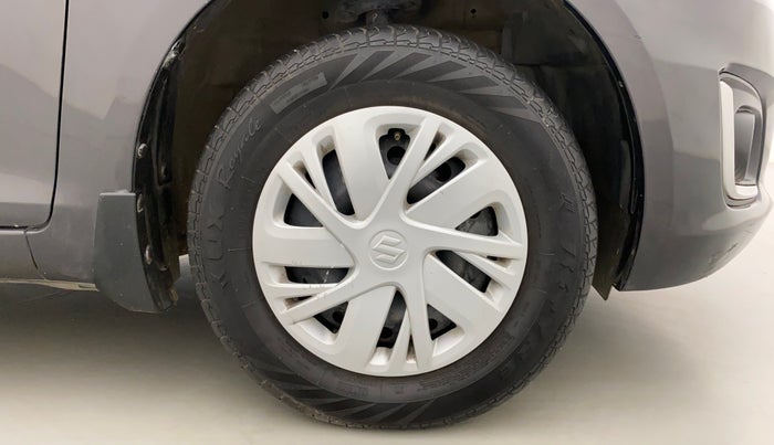2015 Maruti Swift VXI, Petrol, Manual, 1,03,386 km, Right Front Wheel