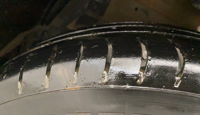 2012 Maruti Swift Dzire VXI, Petrol, Manual, 65,844 km, Left Front Tyre Tread