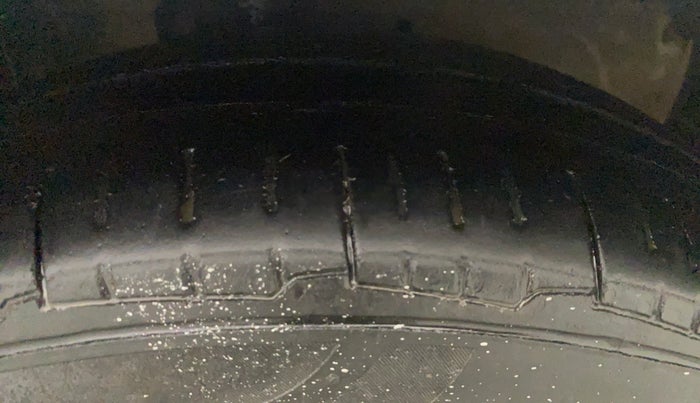 2018 Maruti Celerio VXI CNG, CNG, Manual, 93,779 km, Right Front Tyre Tread