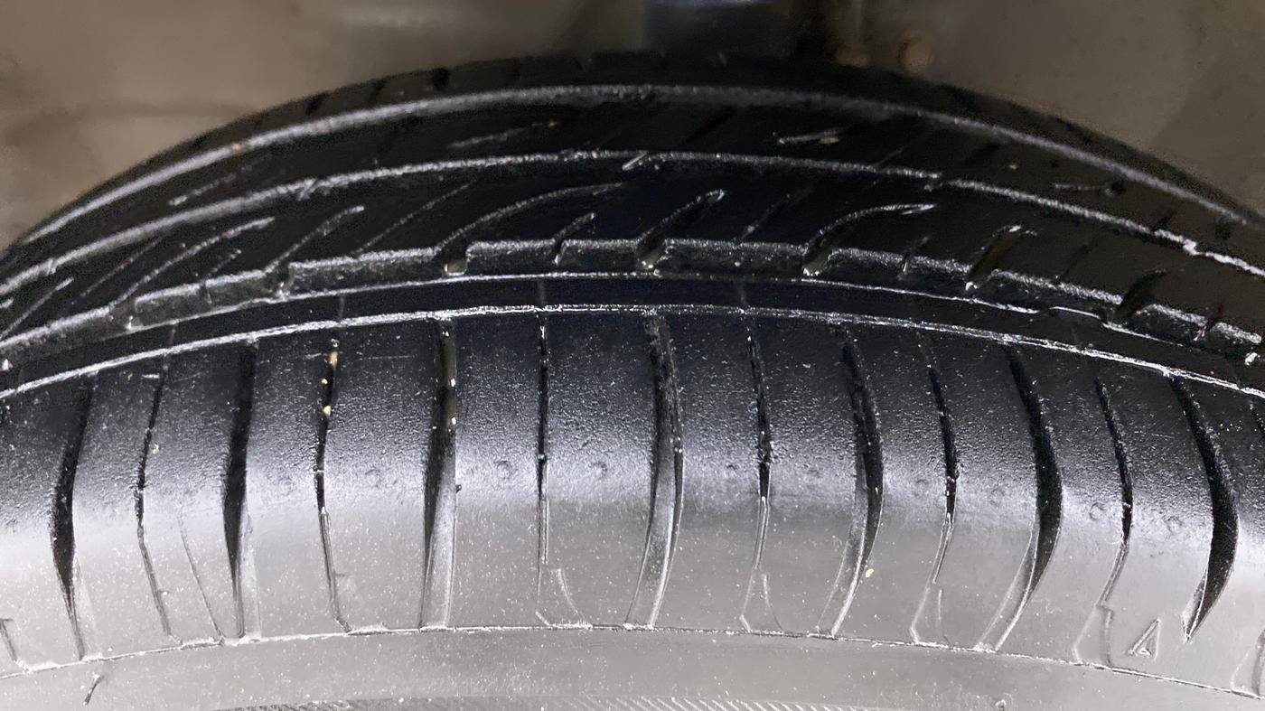 2014 Maruti Wagon R 1.0 VXI, Petrol, Manual, 1 km, Left Front Tyre Tread