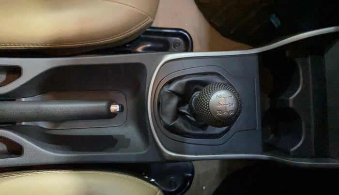 2022 Honda City 1.5L I-VTEC V MT 4TH GEN, Petrol, Manual, 7,329 km, Gear Lever