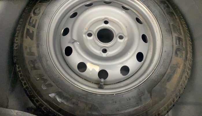 2013 Hyundai i10 ERA 1.1, Petrol, Manual, 1,33,436 km, Spare Tyre