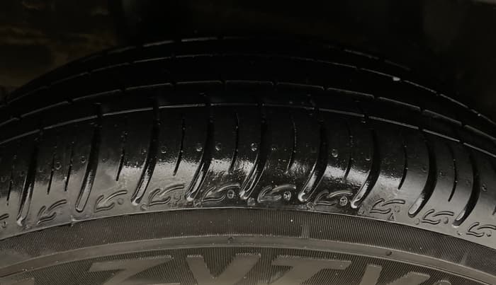 2018 Honda Brio VX AT, Petrol, Automatic, 37,121 km, Right Rear Tyre Tread