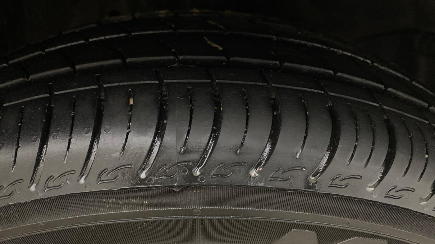 2018 Honda Brio VX AT, Petrol, Automatic, 37,121 km, Right Front Tyre Tread