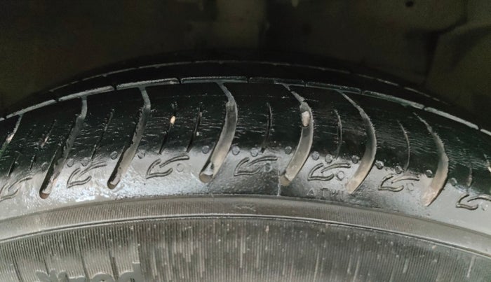 2016 Maruti Ciaz ZXI+ RS, Petrol, Manual, 53,859 km, Right Front Tyre Tread