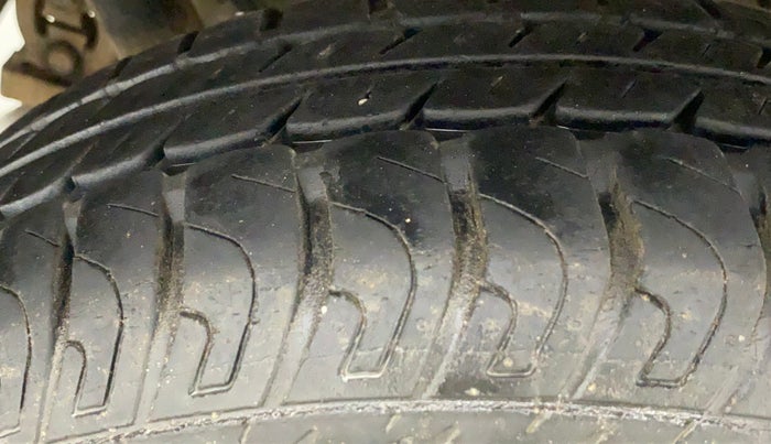 2014 Maruti Wagon R 1.0 VXI, Petrol, Manual, 47,908 km, Right Rear Tyre Tread