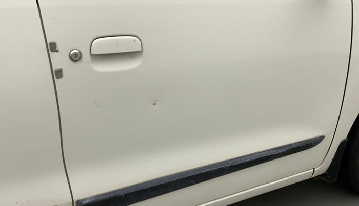 2014 Maruti Wagon R 1.0 VXI, Petrol, Manual, 47,908 km, Driver-side door - Slightly dented
