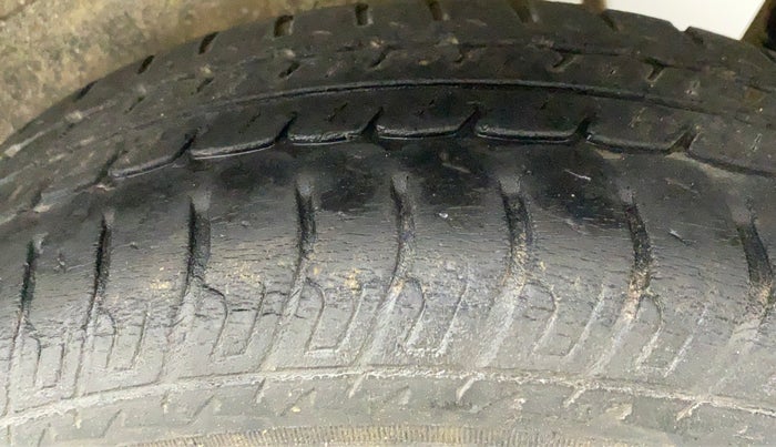 2014 Maruti Wagon R 1.0 VXI, Petrol, Manual, 47,908 km, Left Rear Tyre Tread