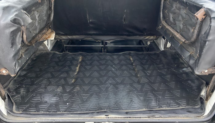 2017 Maruti Eeco 5 STR WITH AC PLUSHTR, Petrol, Manual, 39,752 km, Boot Inside