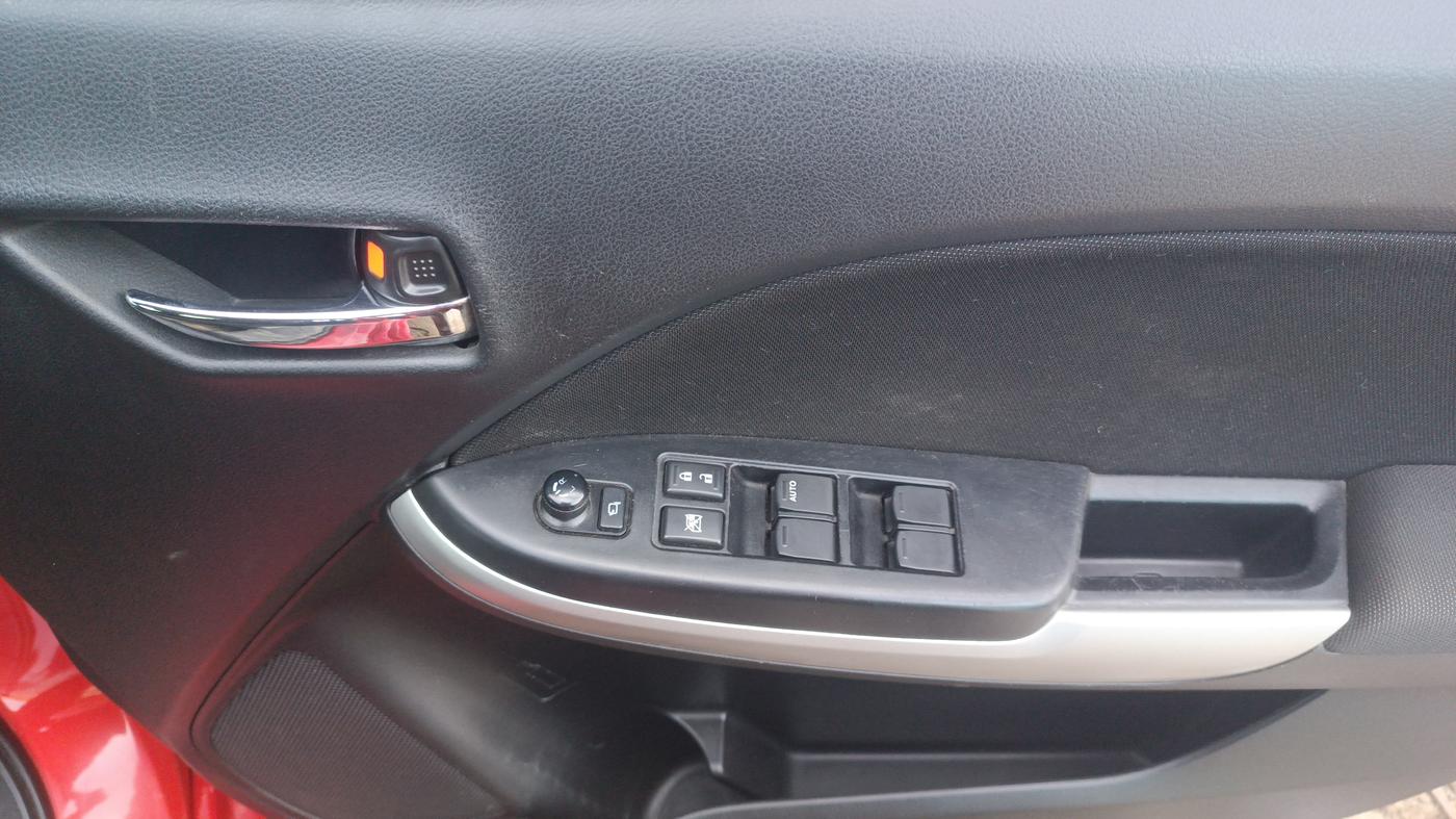 2018 Maruti Baleno ALPHA CVT PETROL 1.2, Petrol, Automatic, 35,379 km, Driver Side Door Panels Control