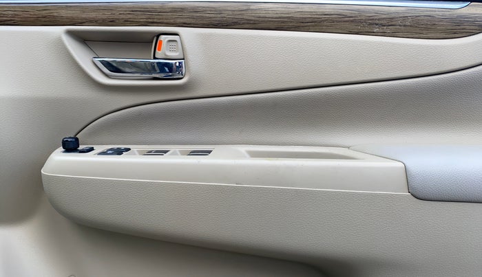 2018 Maruti Ciaz ALPHA 1.5 SHVS PETROL, Petrol, Manual, 24,398 km, Driver Side Door Panels Control