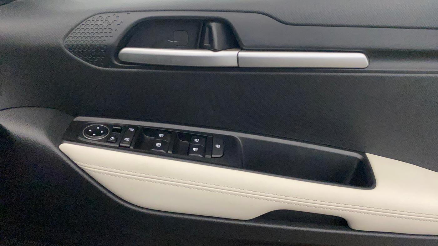2024 KIA SONET GTX PLUS 1.0 TURBO PETROL DCT, Petrol, Automatic, 8,067 km, Driver Side Door Panels Control