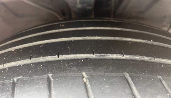 2018 Hyundai Creta SX 1.6 DIESEL DUAL TONE, Diesel, Manual, 1,10,150 km, Right Front Tyre Tread