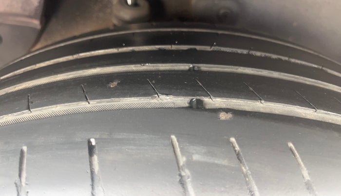 2018 Hyundai Creta SX 1.6 DIESEL DUAL TONE, Diesel, Manual, 1,10,150 km, Right Rear Tyre Tread