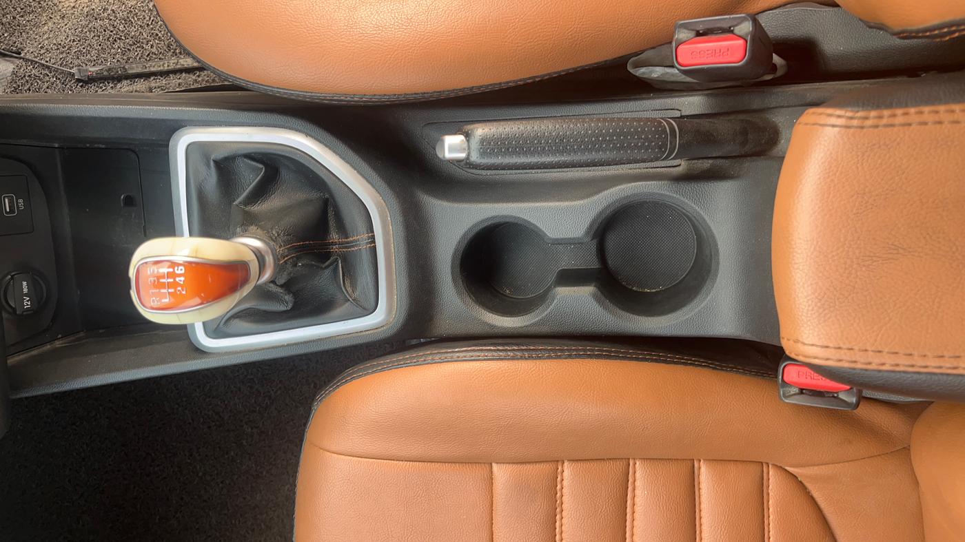 2018 Hyundai Creta SX 1.6 DIESEL DUAL TONE, Diesel, Manual, 1,10,304 km, Gear Lever