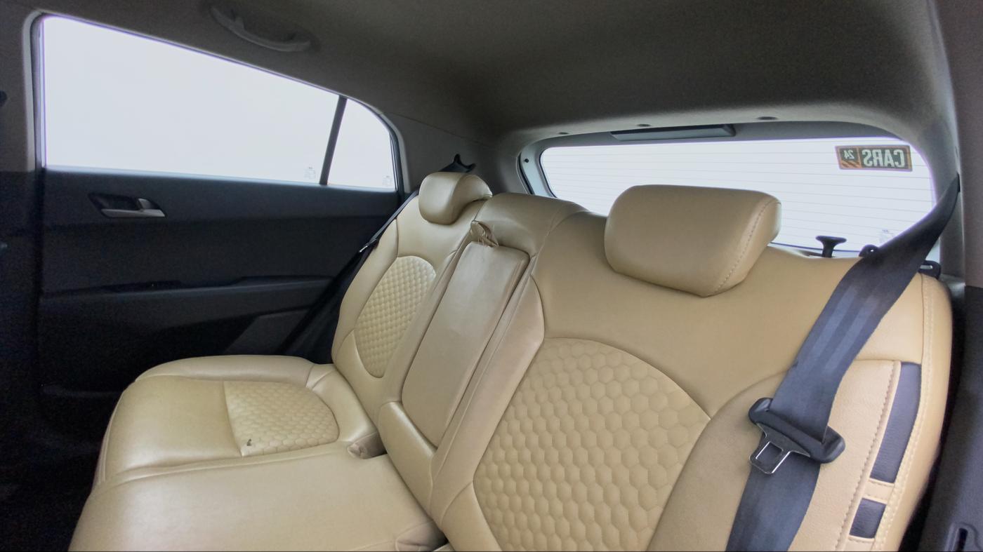 2017 Hyundai Creta SX PLUS 1.6 PETROL, Petrol, Manual, 98,397 km, Right Side Rear Door Cabin