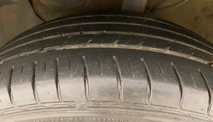 2017 Hyundai Creta SX PLUS 1.6 PETROL, Petrol, Manual, 98,397 km, Left Front Tyre Tread