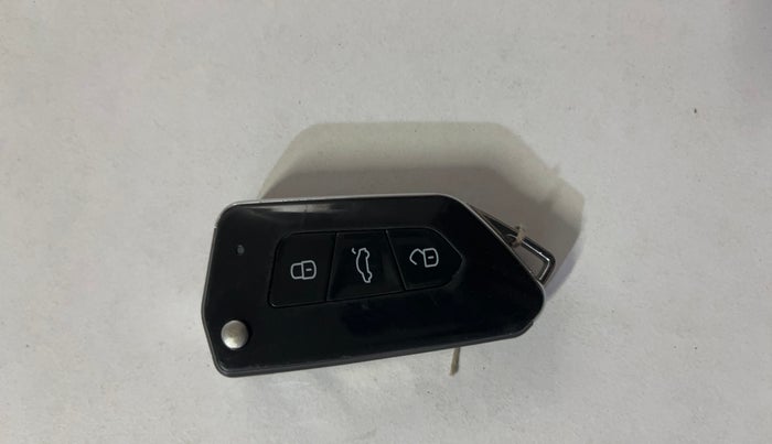 2021 Tata ALTROZ XE PETROL, Petrol, Manual, 44,840 km, Key Close Up