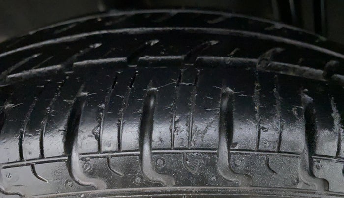 2016 Renault Kwid RXT Opt, Petrol, Manual, 34,554 km, Right Rear Tyre Tread