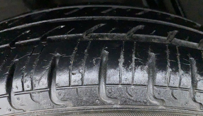 2016 Renault Kwid RXT Opt, Petrol, Manual, 34,554 km, Right Front Tyre Tread