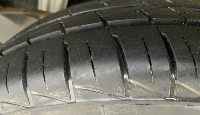 2022 Maruti Alto LXI OPT, Petrol, Manual, 6,137 km, Right Rear Tyre Tread