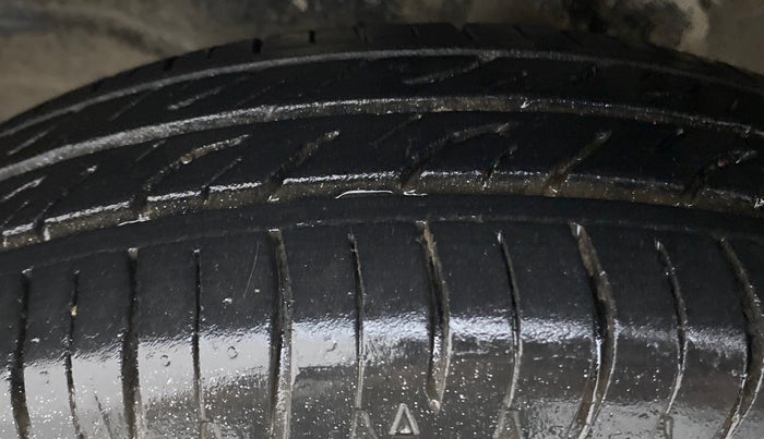 2012 Maruti Wagon R 1.0 LXI CNG, CNG, Manual, 73,138 km, Left Front Tyre Tread
