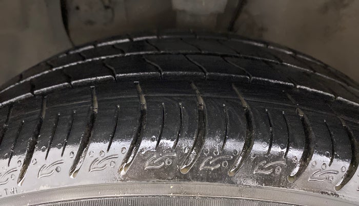2014 Hyundai Elite i20 ASTA 1.2, Petrol, Manual, 62,068 km, Left Front Tyre Tread