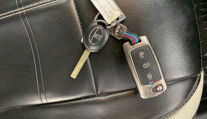 2024 Tata PUNCH ADVENTURE MT CNG , CNG, Manual, 30,896 km, Key Close Up