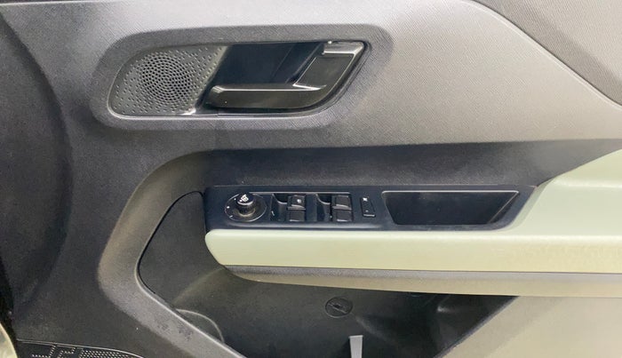 2024 Tata PUNCH ADVENTURE MT CNG , CNG, Manual, 30,896 km, Driver Side Door Panels Control