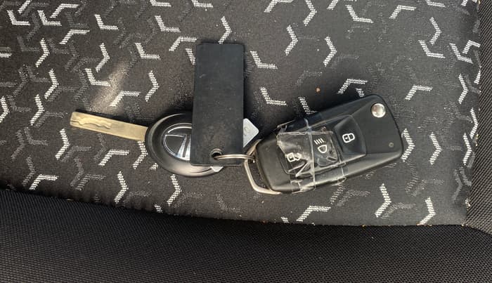 2022 Tata Tiago XZA PLUS PETROL, Petrol, Automatic, 13,076 km, Key Close Up