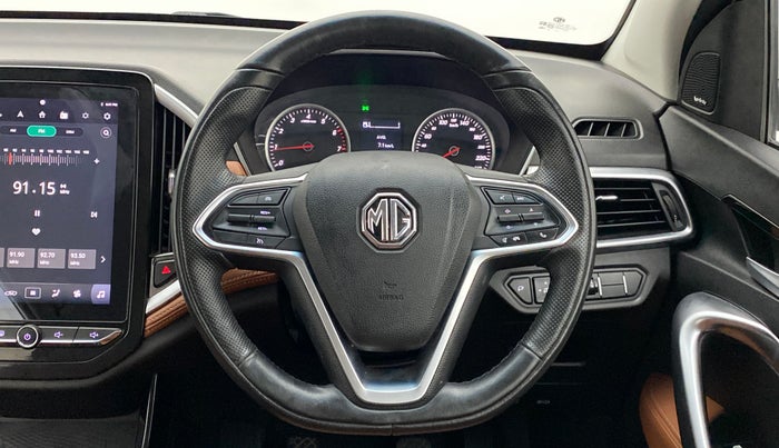 2021 MG HECTOR PLUS SMART 2.0 7STR, Diesel, Manual, 25,833 km, Steering Wheel Close Up