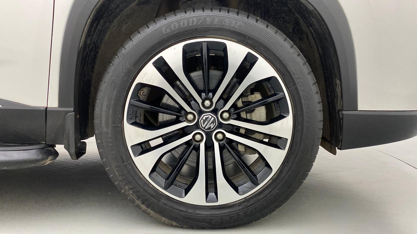 2021 MG HECTOR PLUS SMART 2.0 7STR, Diesel, Manual, 25,833 km, Right Front Wheel