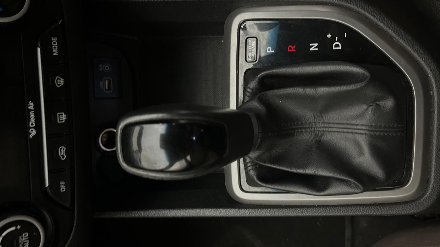 2017 Hyundai Creta SX PLUS AT 1.6 PETROL, Petrol, Automatic, 57,451 km, Gear Lever