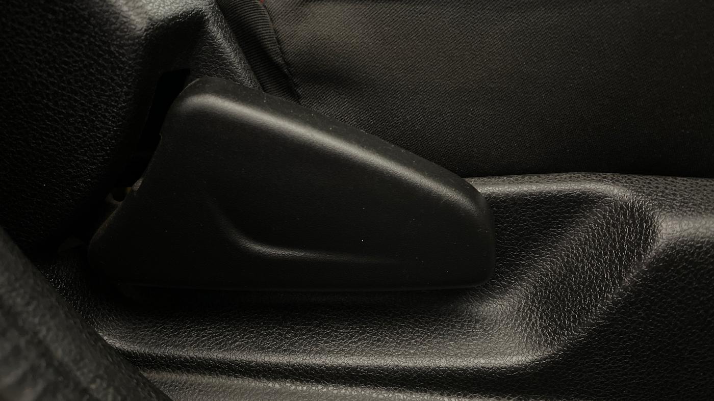 2019 Renault Kwid RXT 1.0 AMT (O), Petrol, Automatic, 78,349 km, Driver Side Adjustment Panel