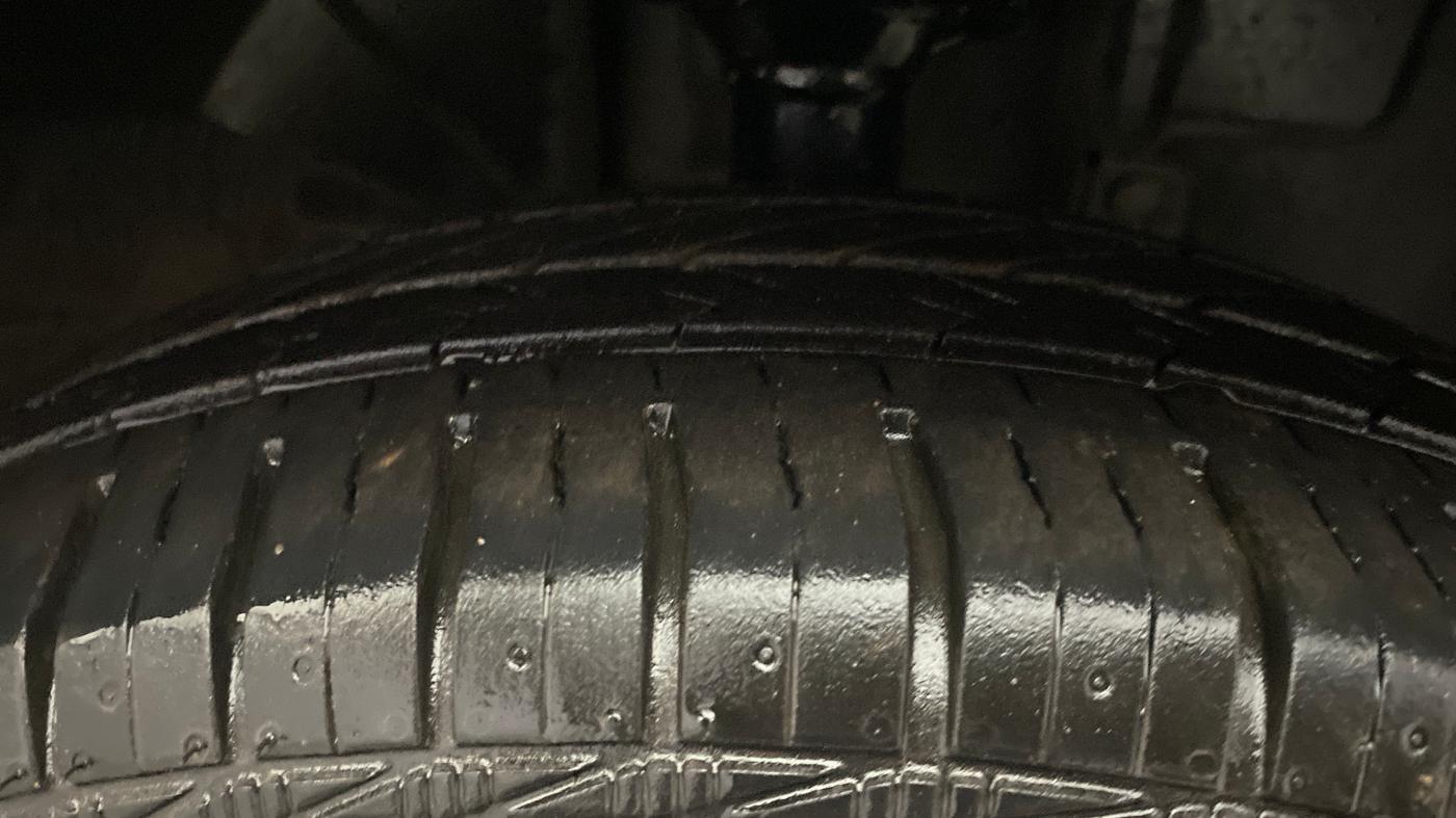 2019 Renault Kwid RXT 1.0 AMT (O), Petrol, Automatic, 78,349 km, Right Front Tyre Tread