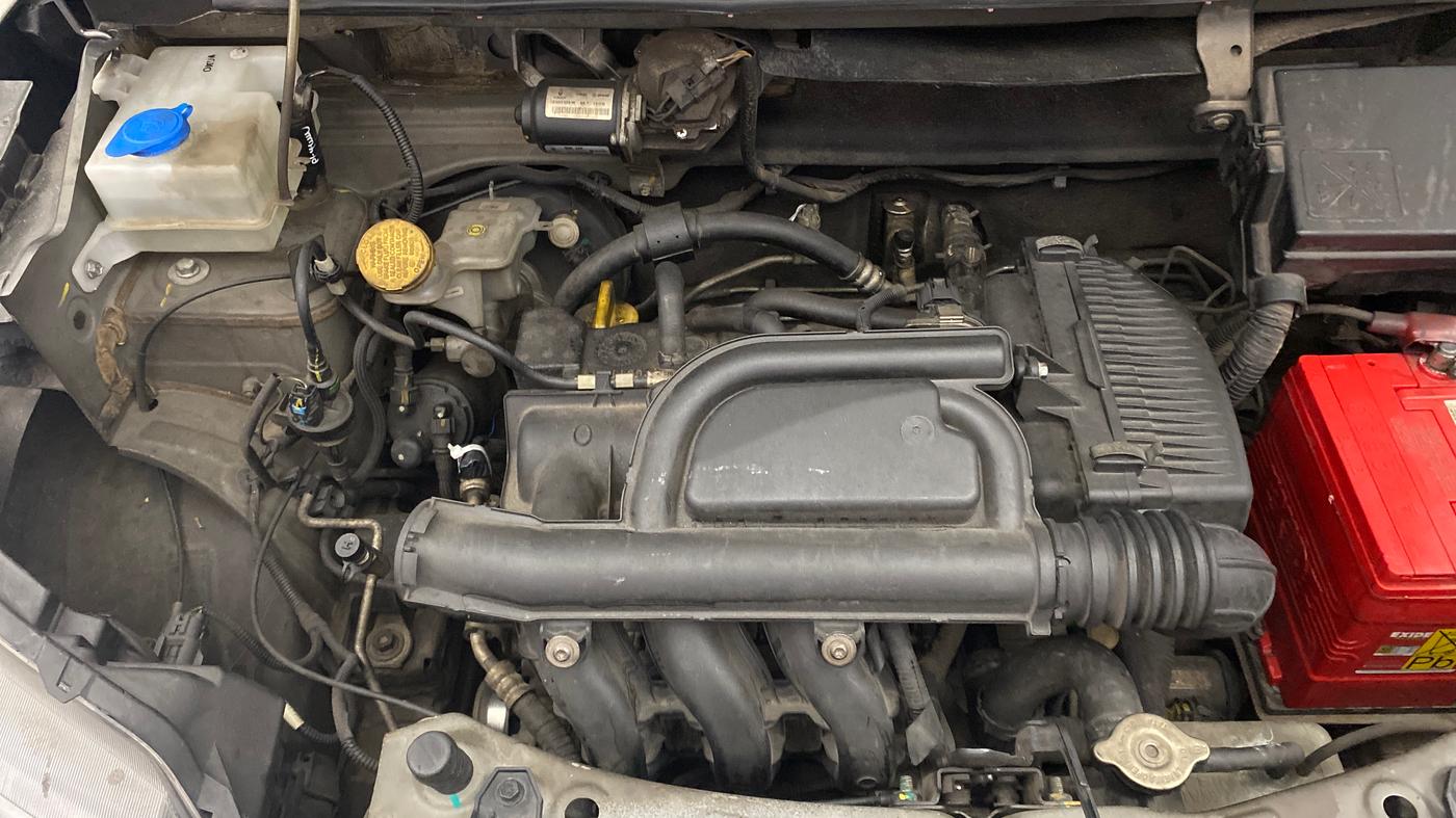 2019 Renault Kwid RXT 1.0 AMT (O), Petrol, Automatic, 78,349 km, Engine View - Right