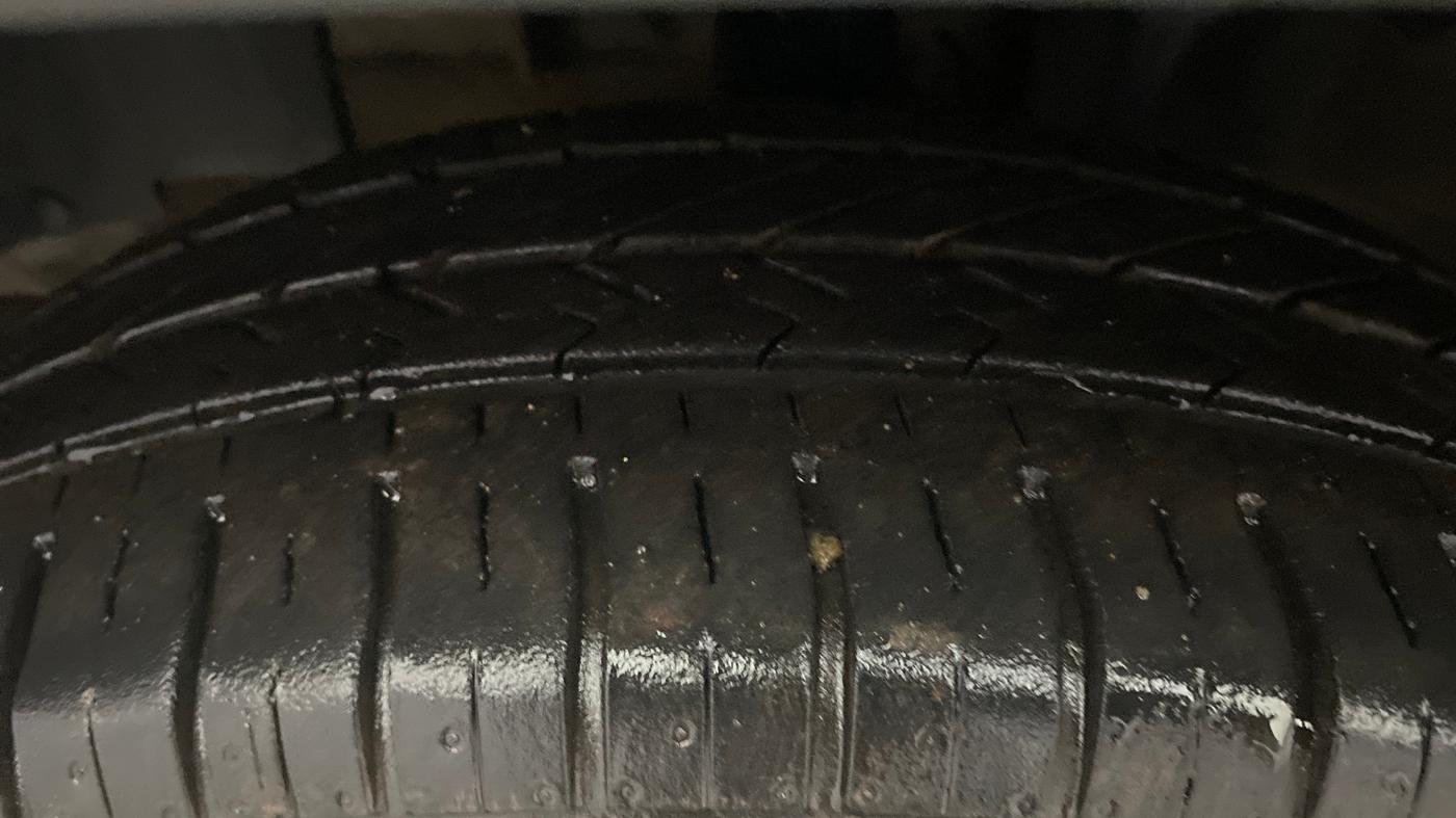 2019 Renault Kwid RXT 1.0 AMT (O), Petrol, Automatic, 78,349 km, Left Front Tyre Tread