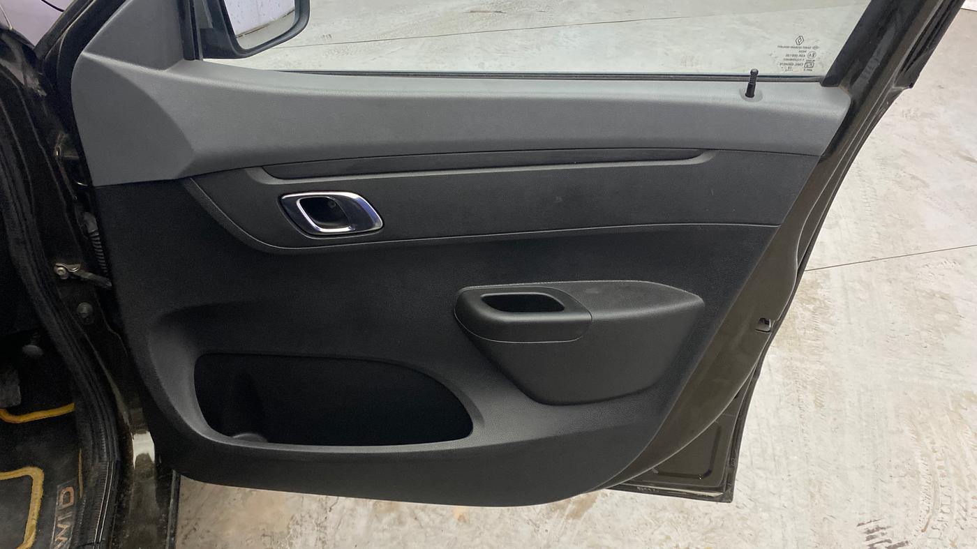 2019 Renault Kwid RXT 1.0 AMT (O), Petrol, Automatic, 78,349 km, Driver Side Door Panels Control