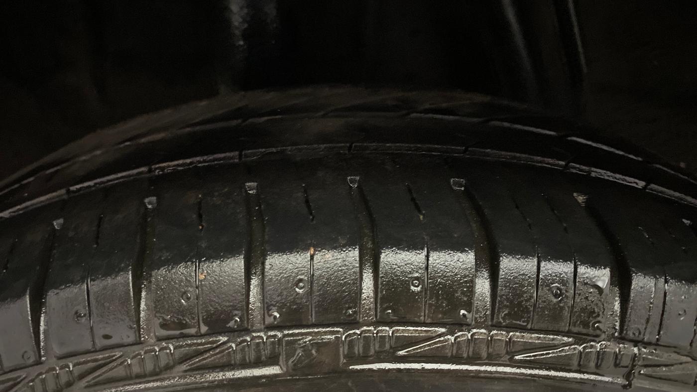 2019 Renault Kwid RXT 1.0 AMT (O), Petrol, Automatic, 78,349 km, Right Rear Tyre Tread