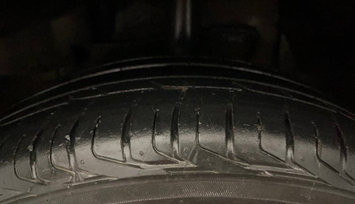 2021 Tata NEXON XM SUNROOF PETROL, Petrol, Manual, 33,642 km, Left Front Tyre Tread