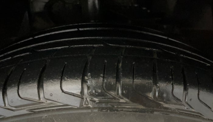 2021 Tata NEXON XM SUNROOF PETROL, Petrol, Manual, 33,642 km, Right Front Tyre Tread