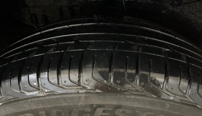 2021 Tata NEXON XM SUNROOF PETROL, Petrol, Manual, 33,642 km, Right Rear Tyre Tread