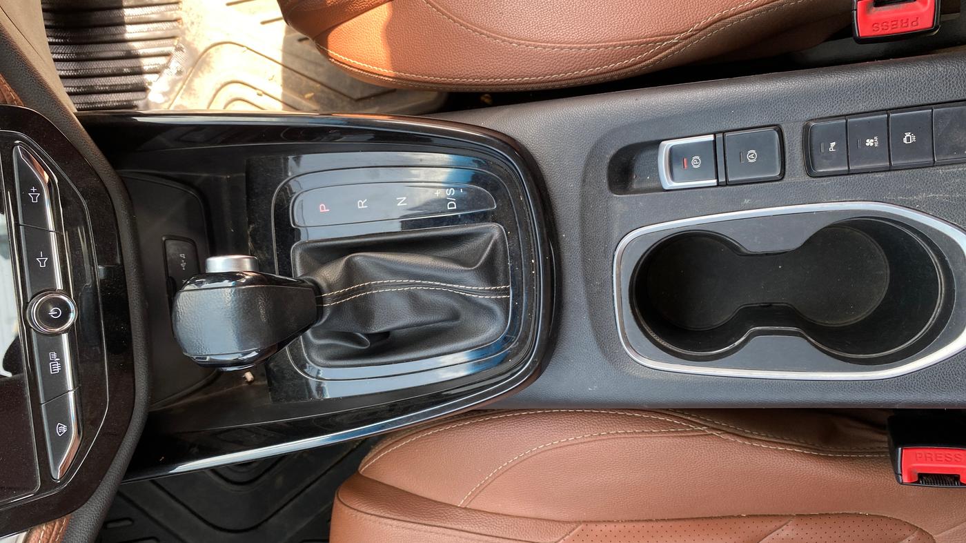 2020 MG HECTOR PLUS SHARP 1.5 PETROL TURBO DCT 6-STR, Petrol, Automatic, 71,836 km, Gear Lever